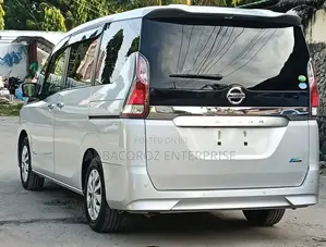 Nissan Serena 2018 Silver