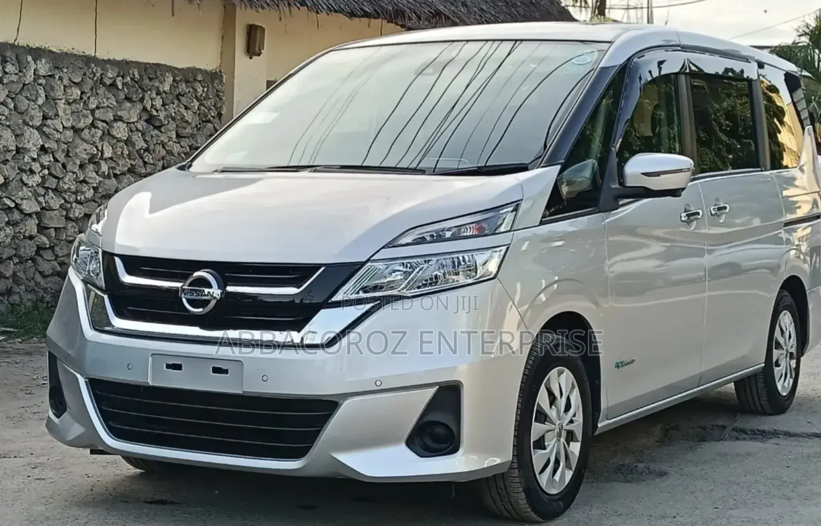 Nissan Serena 2018 Silver
