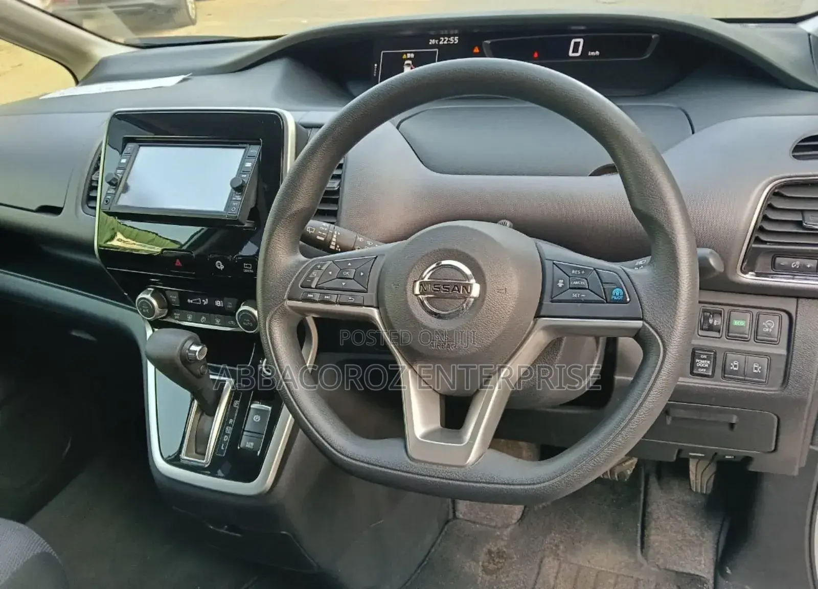Nissan Serena 2018 Silver