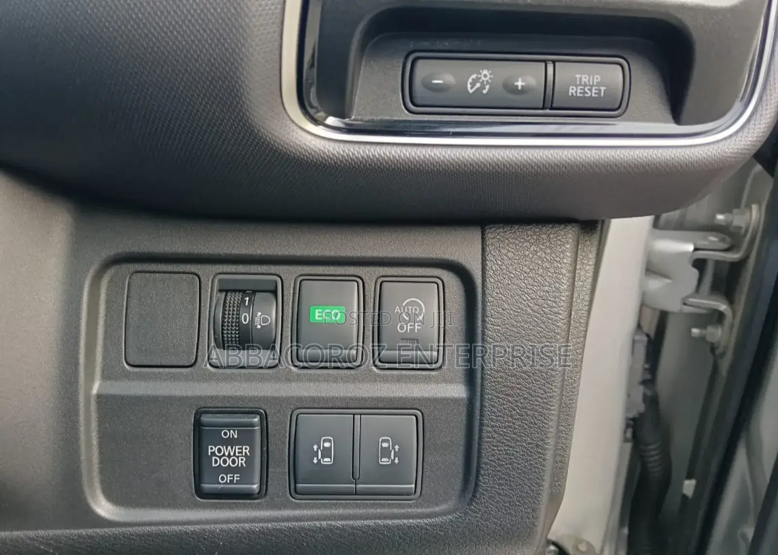Nissan Serena 2018 Silver