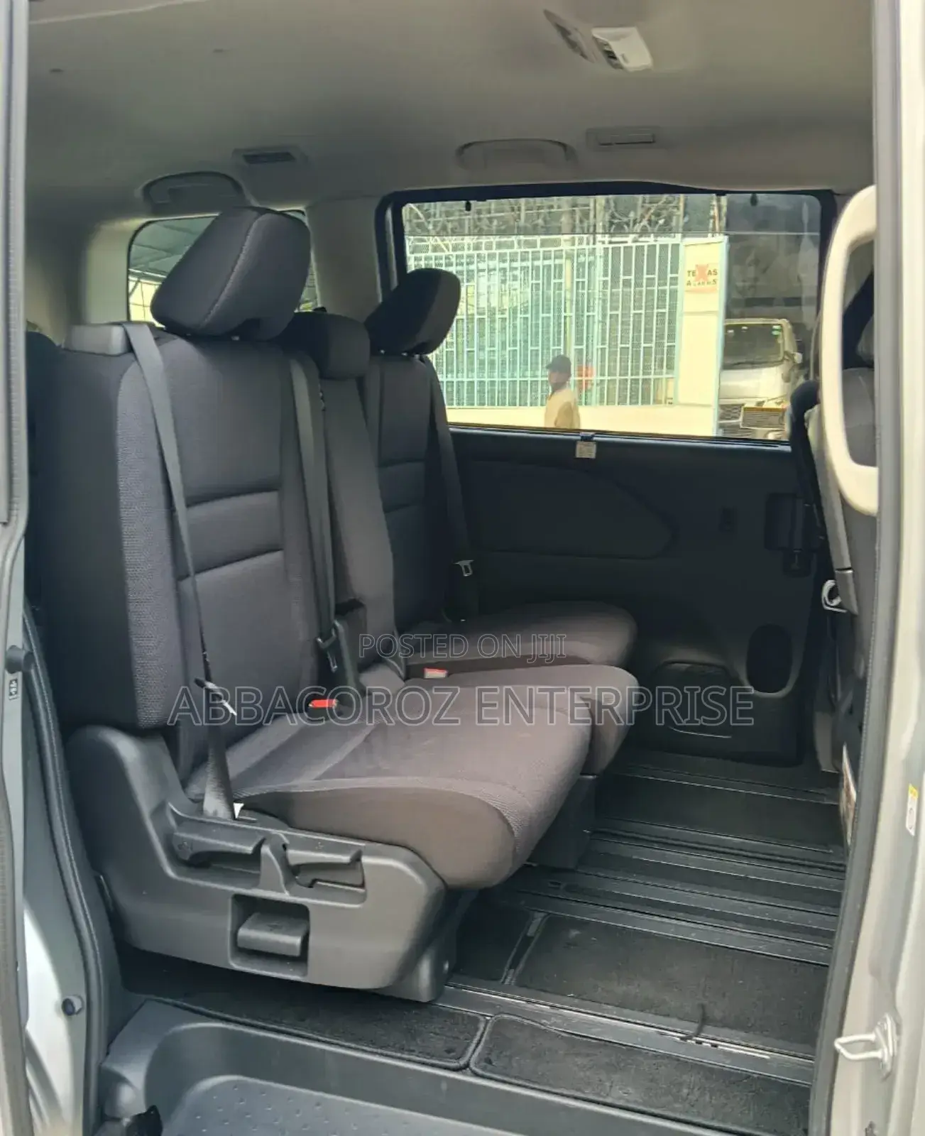 Nissan Serena 2018 Silver
