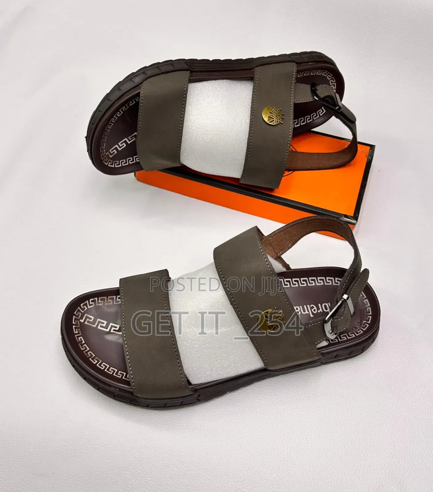 Timberland Slides
Quality 💯
Size 40---45