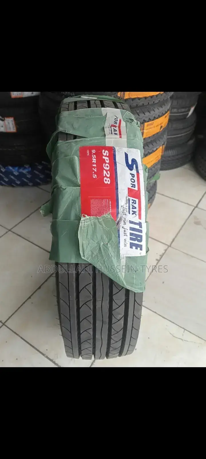 9.5 R17.5 Sportrak Tire S.M