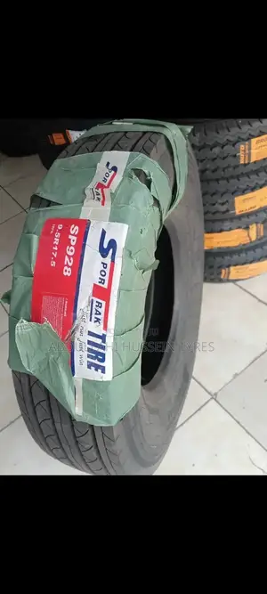 9.5 R17.5 Sportrak Tire S.M