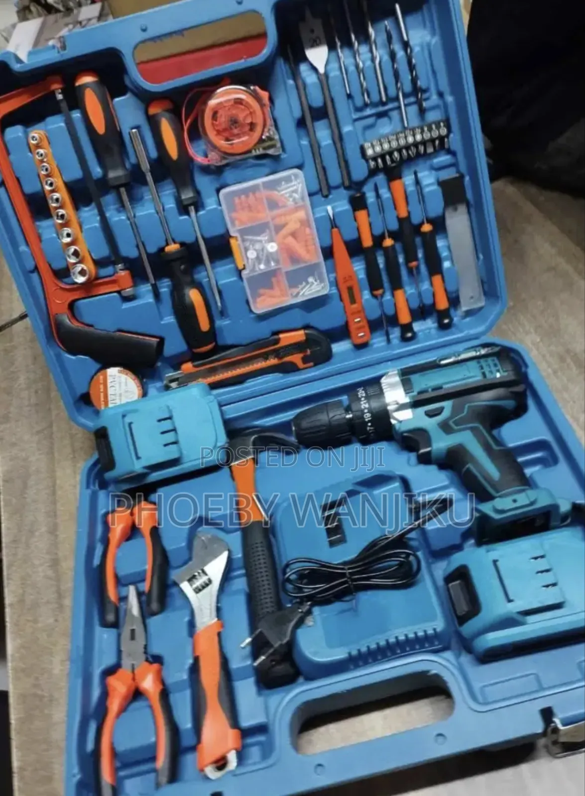 Makita Cordless Drill Set 36v, 2battries + Accessories