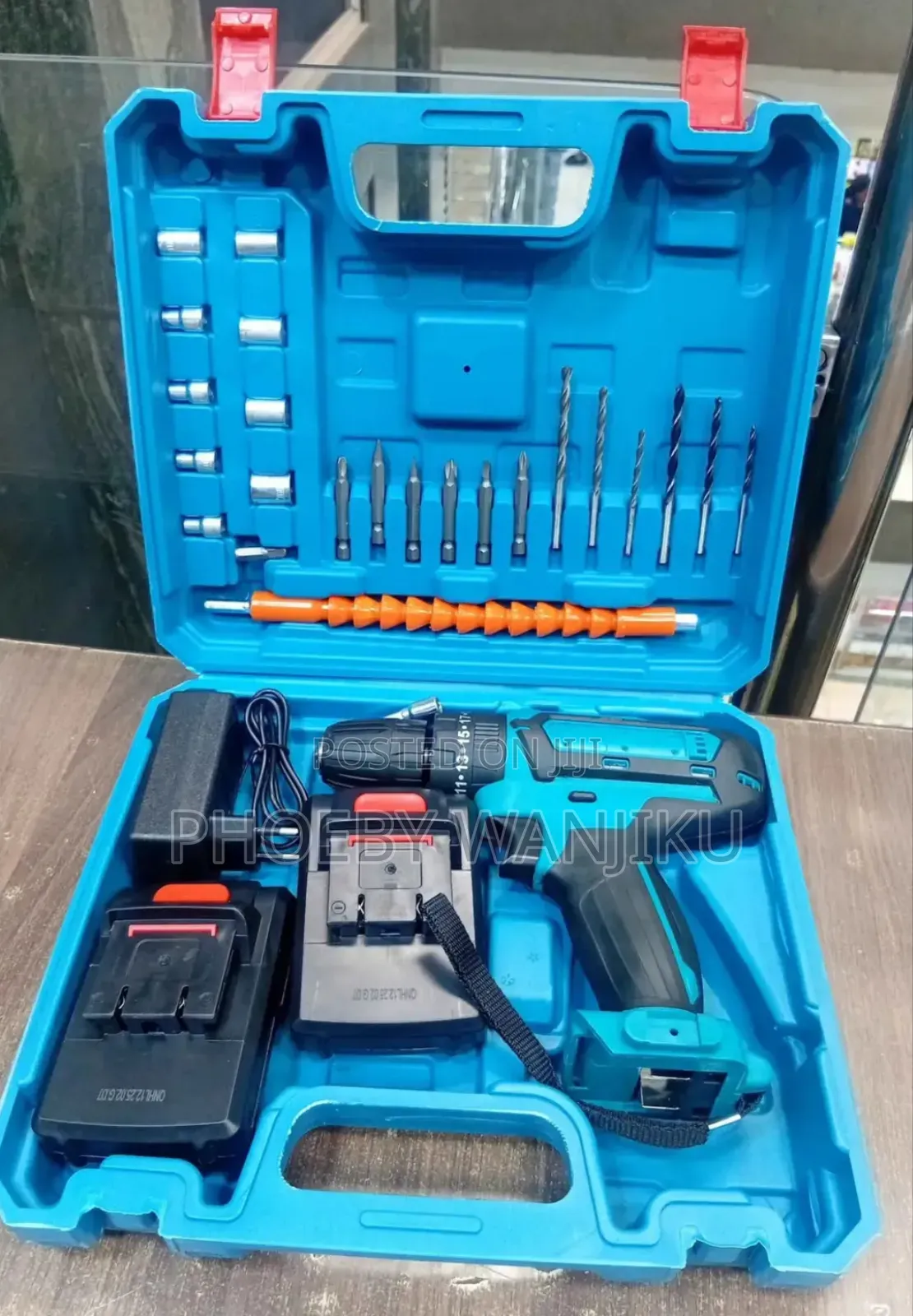 Powerful Makita Cordless Drill Set 26v