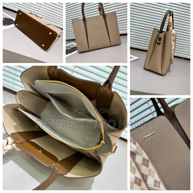 Lavish Handbag - thumbnail 3