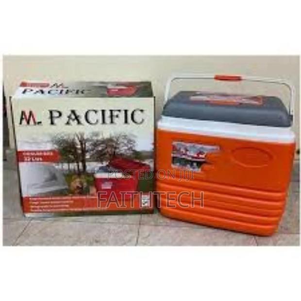 32litres Pacific Cooler Box - thumbnail 2