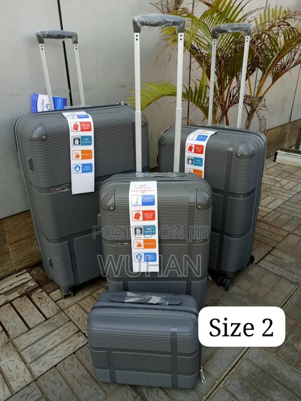 *4 in 1 Luxurious Unbreakable Suitcase