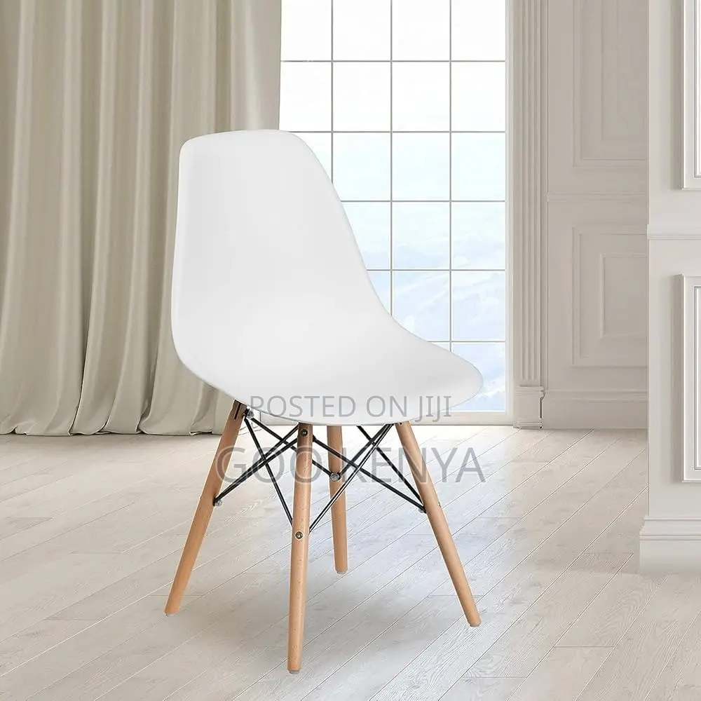 Office Chair ; Eames Dinning Chair