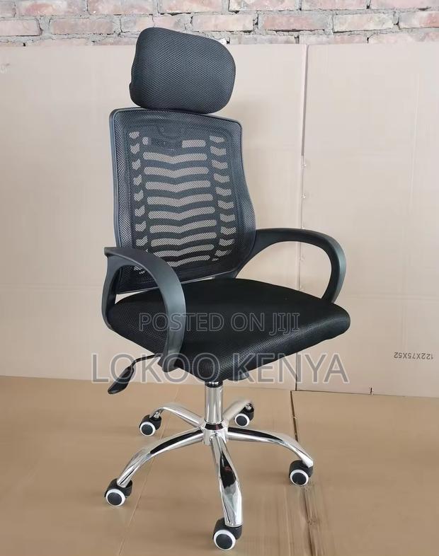Office Chair : Head Max Black Desk Chair - main view