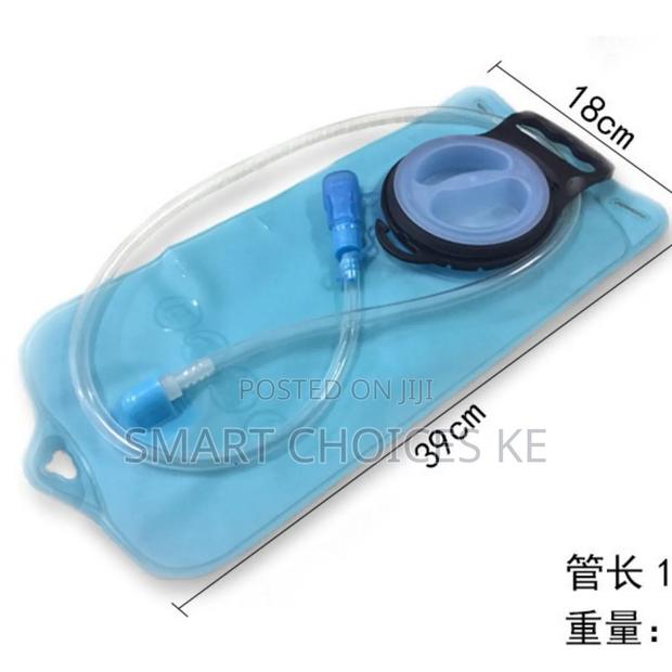 *3l Water Bladder / Hydration Reservoir for Hiking, Running - thumbnail 2