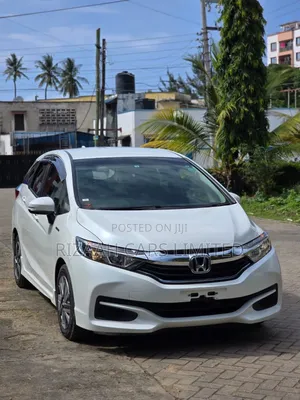 Honda Fit Shuttle 1.5 Hybrid 2WD 2018 White
