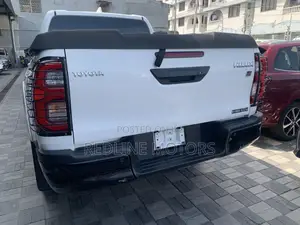 Toyota Hilux Revo Double Cab Deisel 2.4 AWD 2018 White