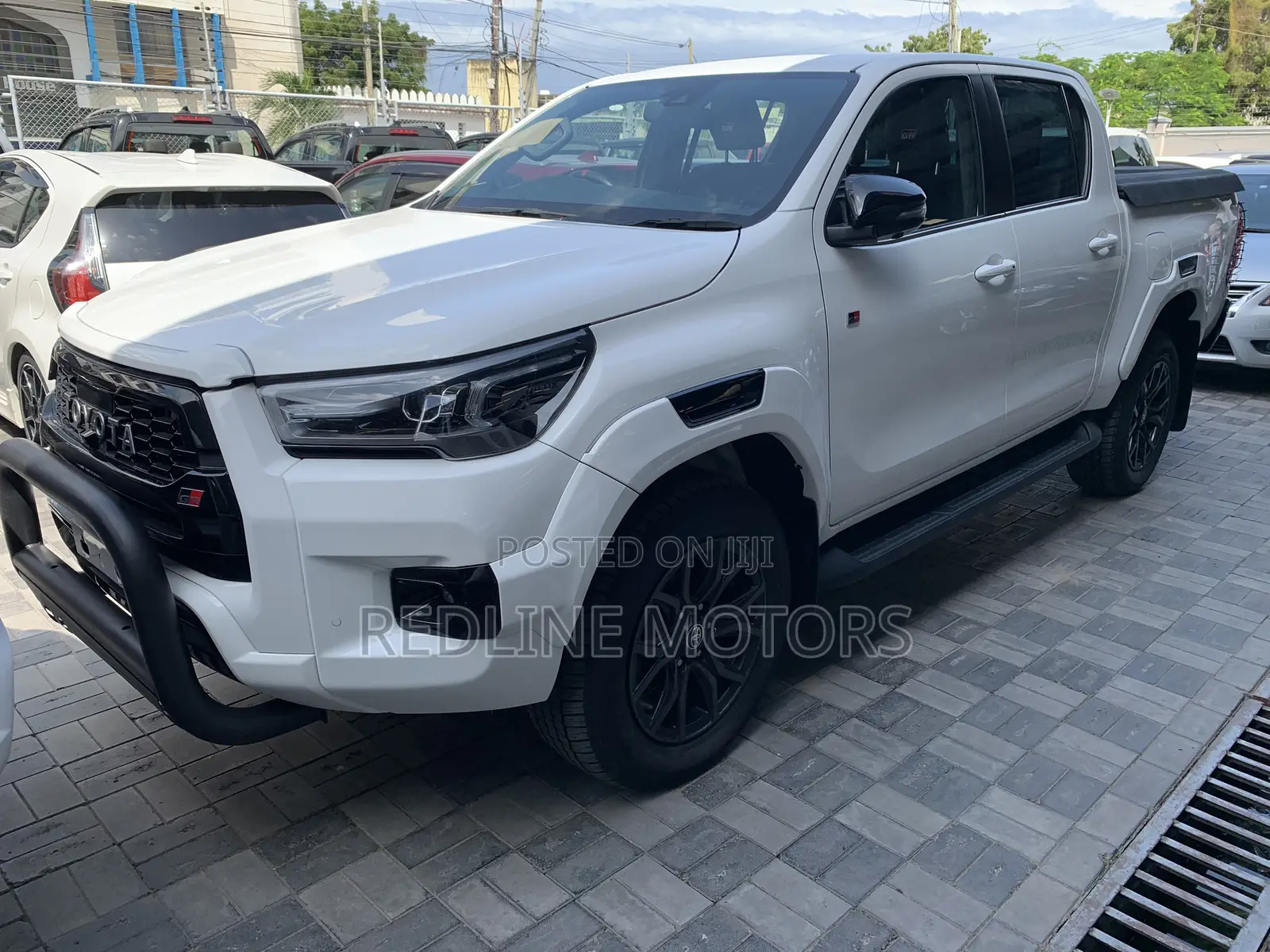 Toyota Hilux Revo Double Cab Deisel 2.4 AWD 2018 White