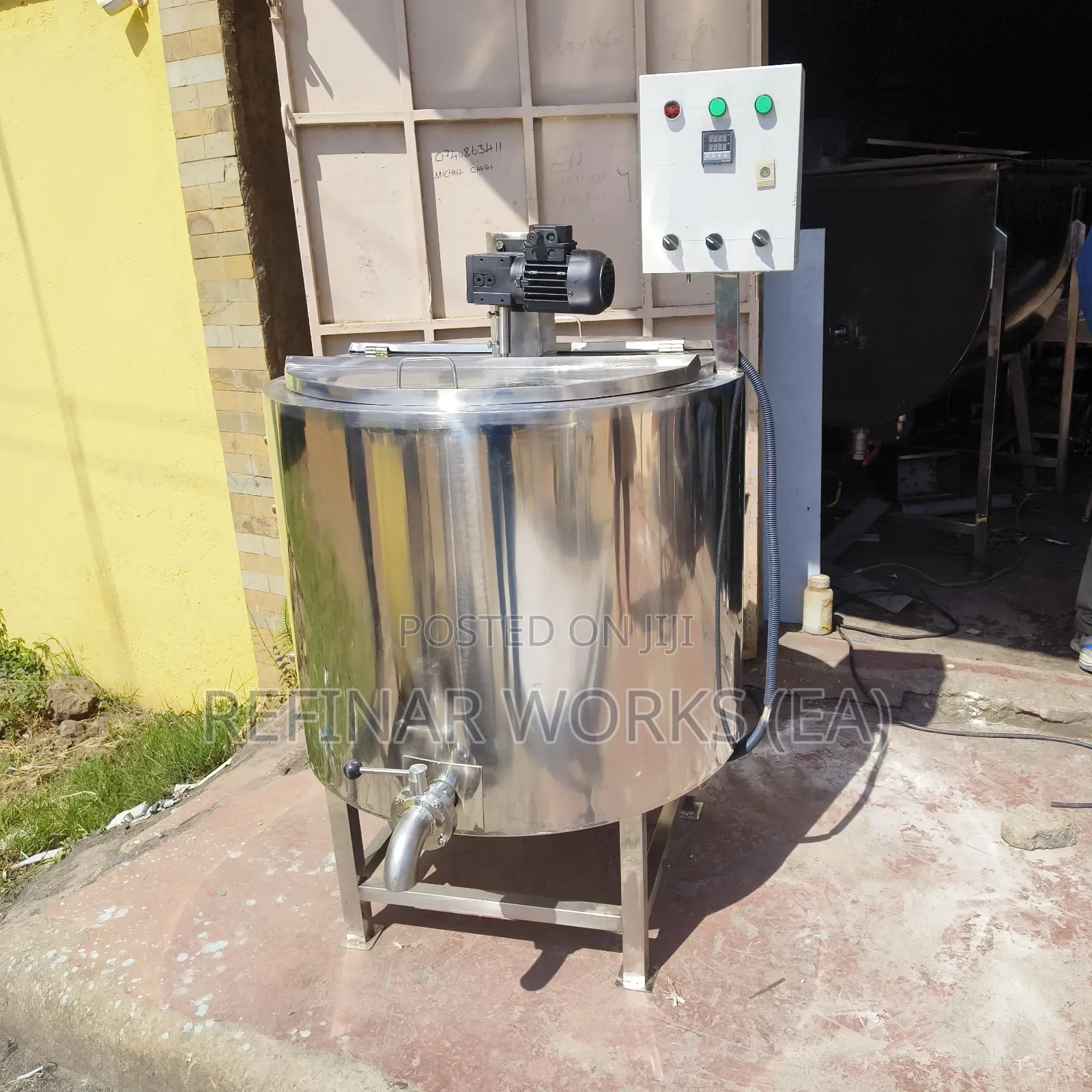 Milk Receiving Storage Tank With Mixing Option