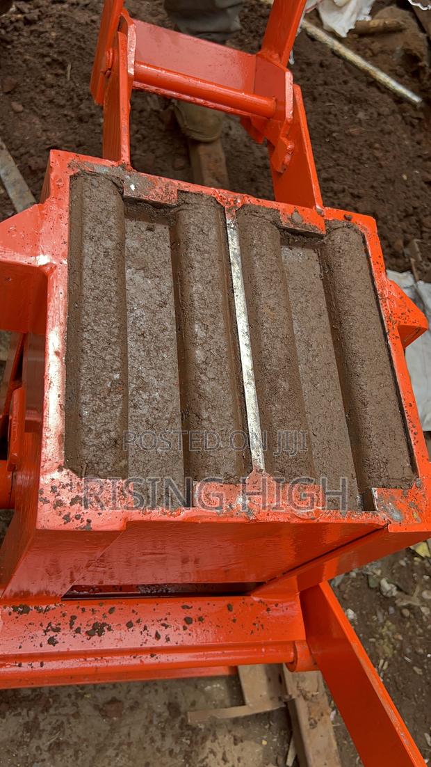 Unique Interlocking Machine - thumbnail 3