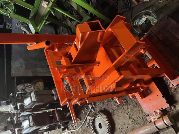 Unique Interlocking Machine - main view