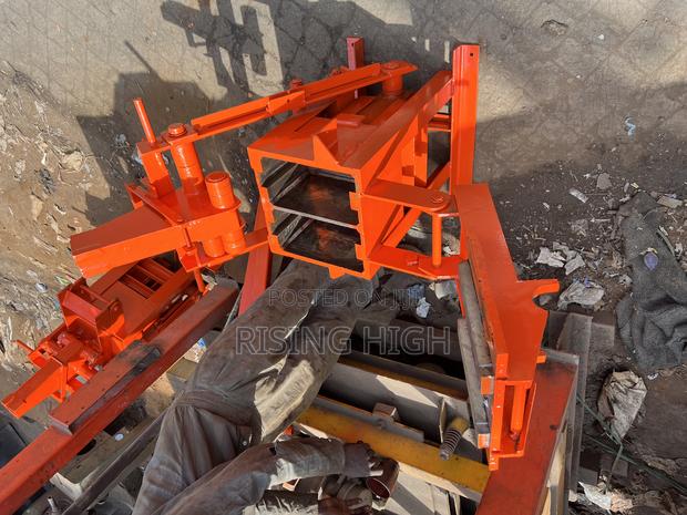 Unique Interlocking Machine - thumbnail 2