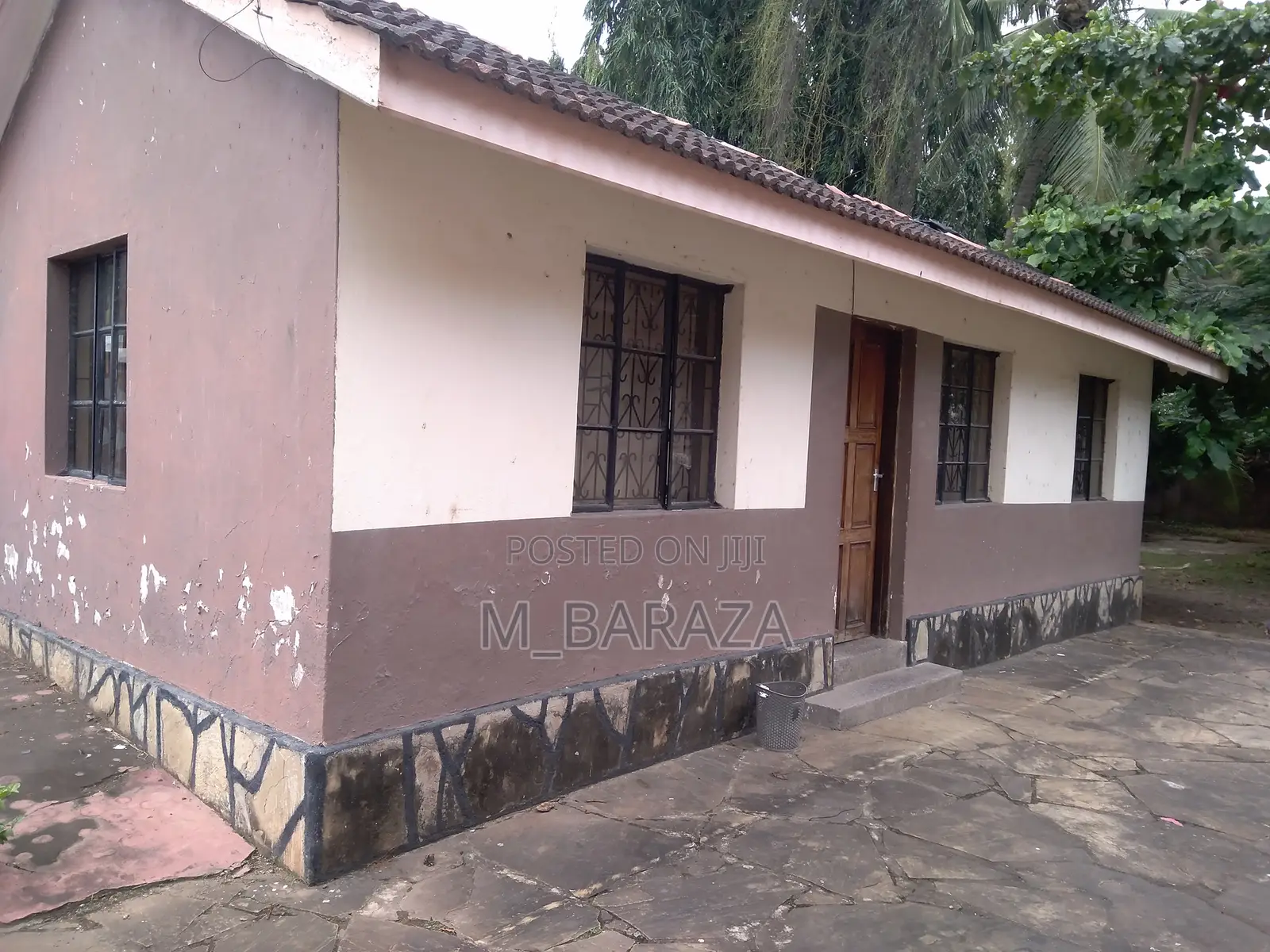 4bdrm Bungalow in Ziwa la Ngombe for sale