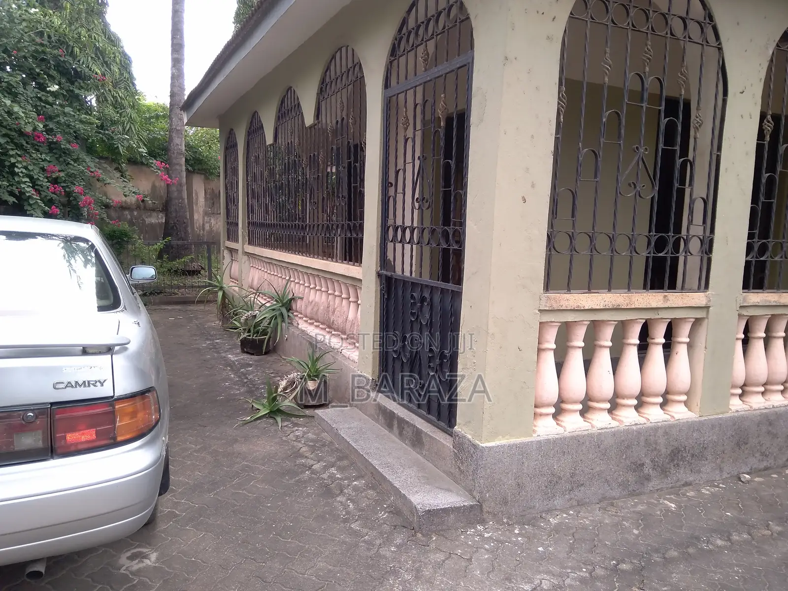 4bdrm Bungalow in Ziwa la Ngombe for sale