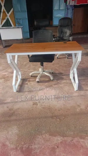 Royatic Top Table and Padded Headrest Office Chair