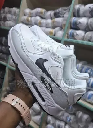 Nike Airmax 90 Black and White