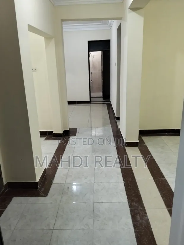3bdrm Apartment in 3 Bedroom, Tudor for sale