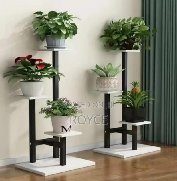 Luxurious Flower Stand - thumbnail 2