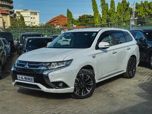 Mitsubishi Outlander PHEV 2018 Pearl