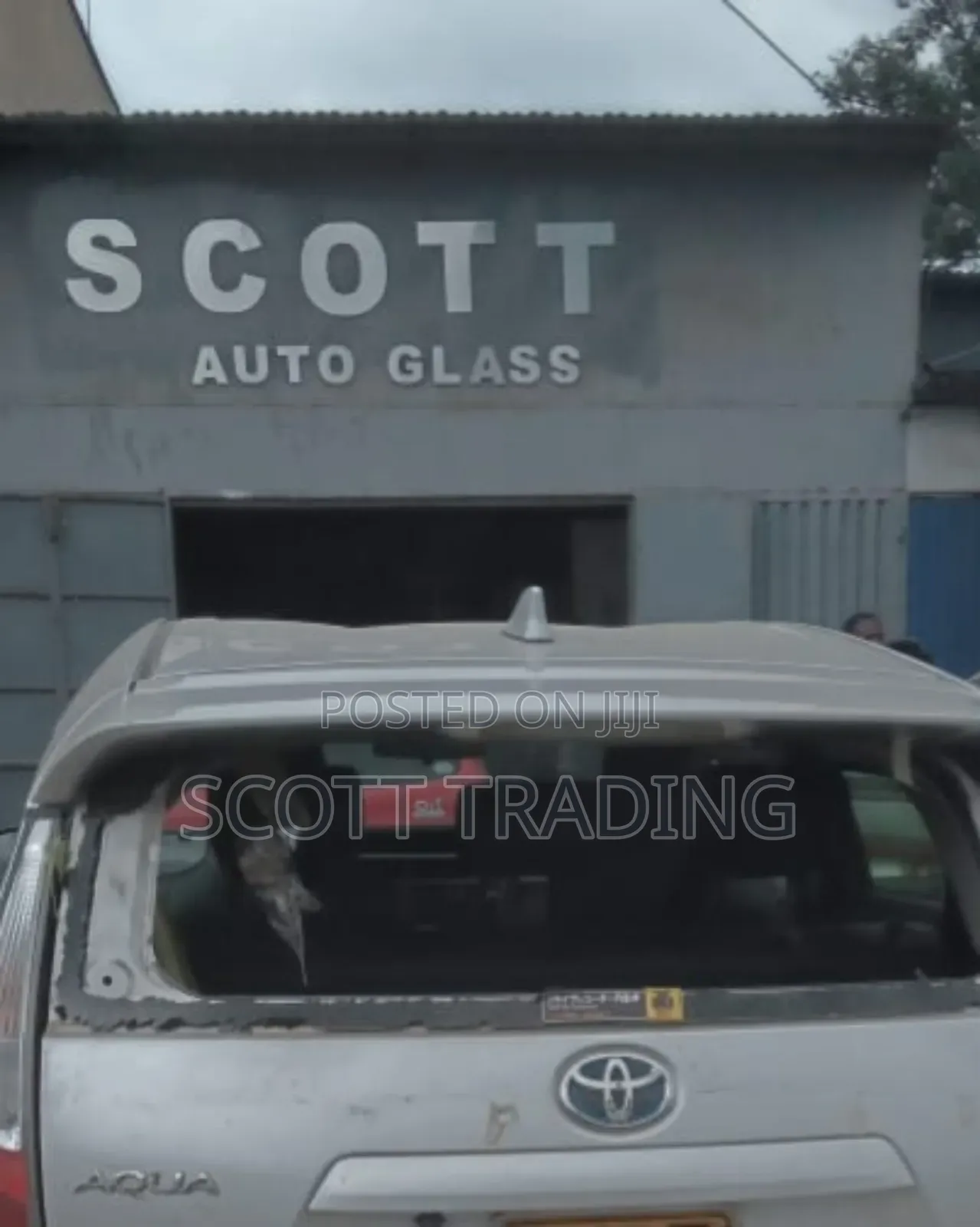 Toyota Aqua Rear Windscreen