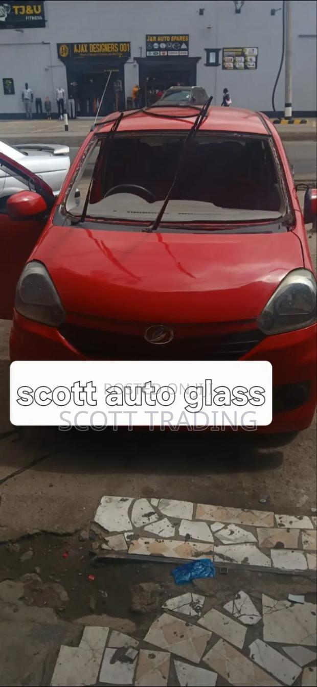 Diahatsu Mira Windscreen