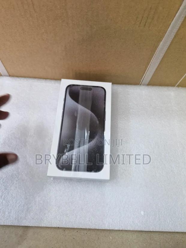 New Apple iPhone 15 Pro 256 GB Black - thumbnail 3