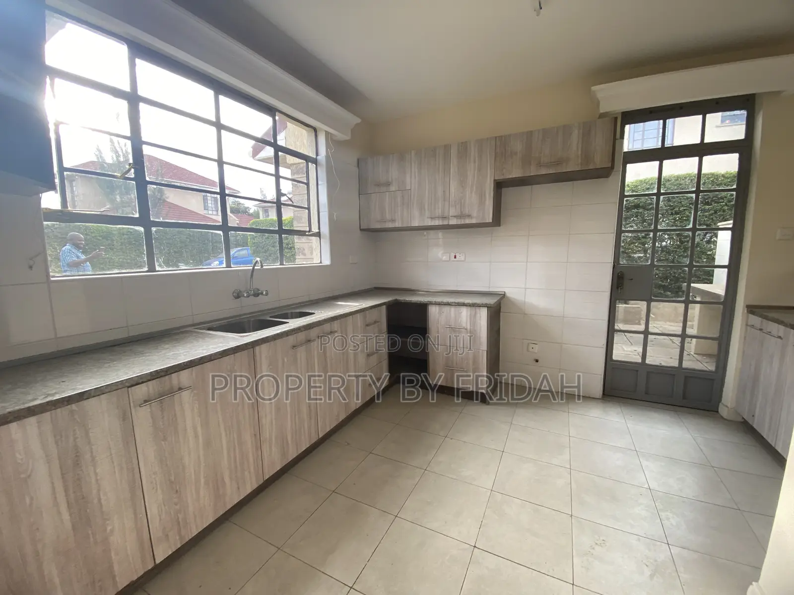 3bdrm Mansion in Athi River for rent