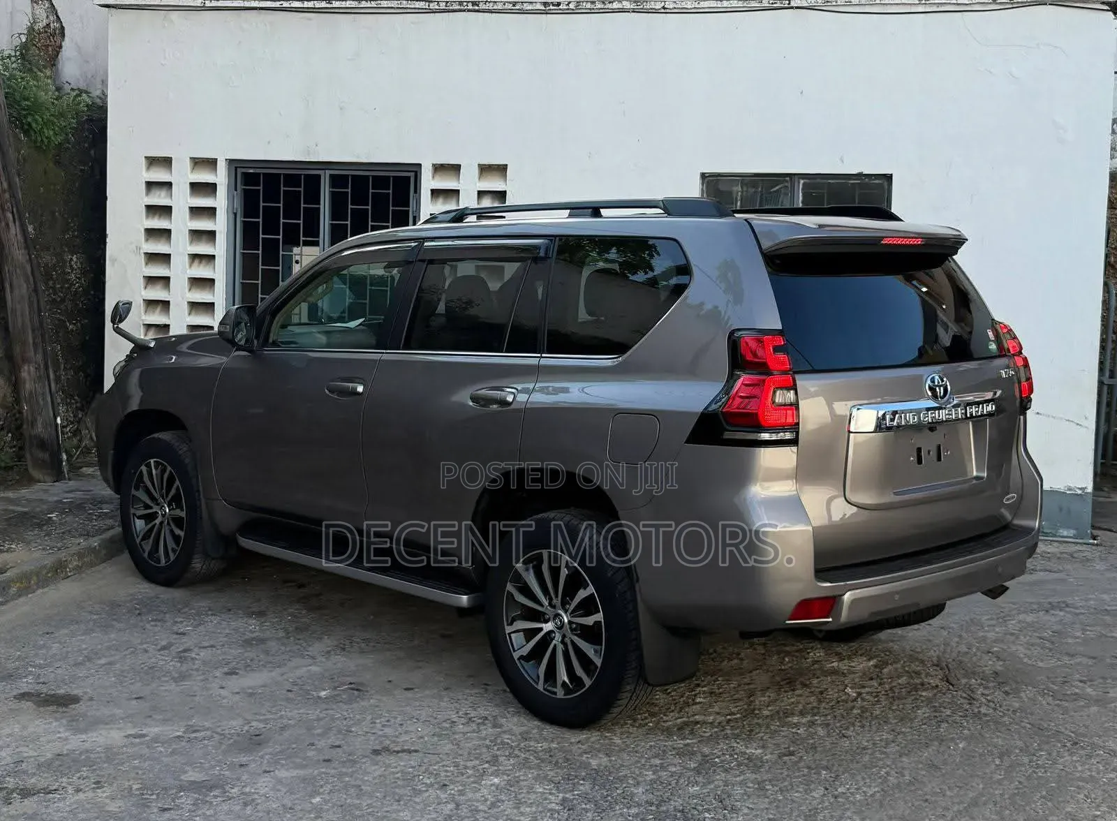 Toyota Land Cruiser Prado 2.8 2018 Gold