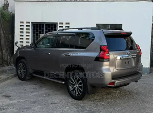 Toyota Land Cruiser Prado 2.8 2018 Gold