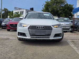 Audi A4 2.0T Tech Premium AWD quattro 2018 White
