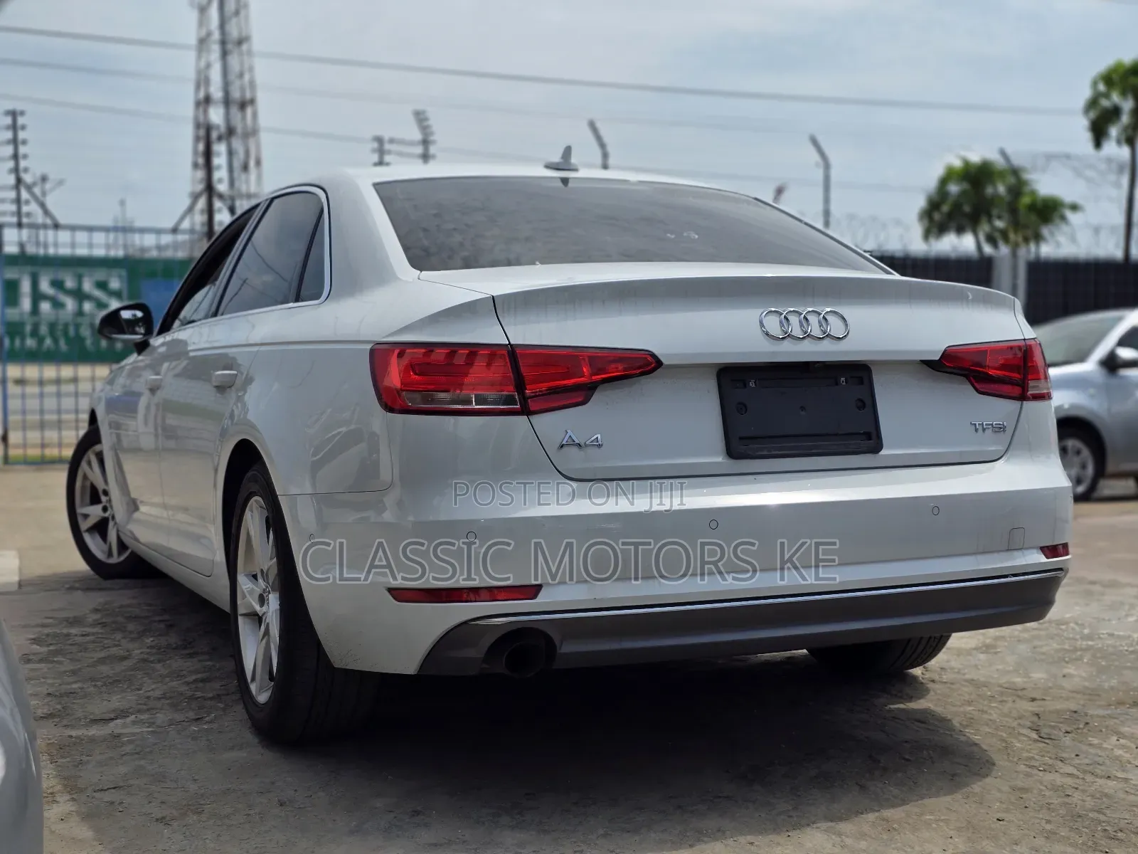 Audi A4 2.0T Tech Premium AWD quattro 2018 White