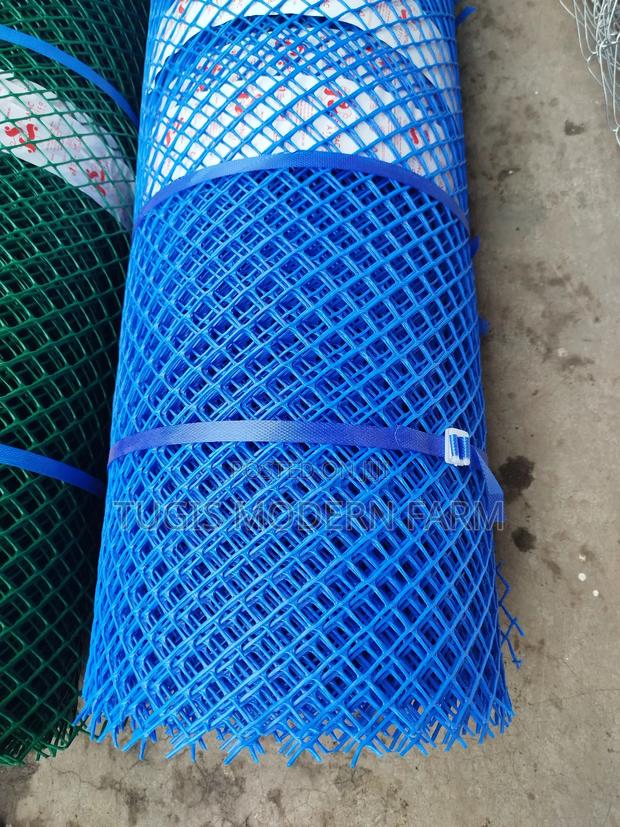 Plastic Chicken Mesh - 25 Meters - main view