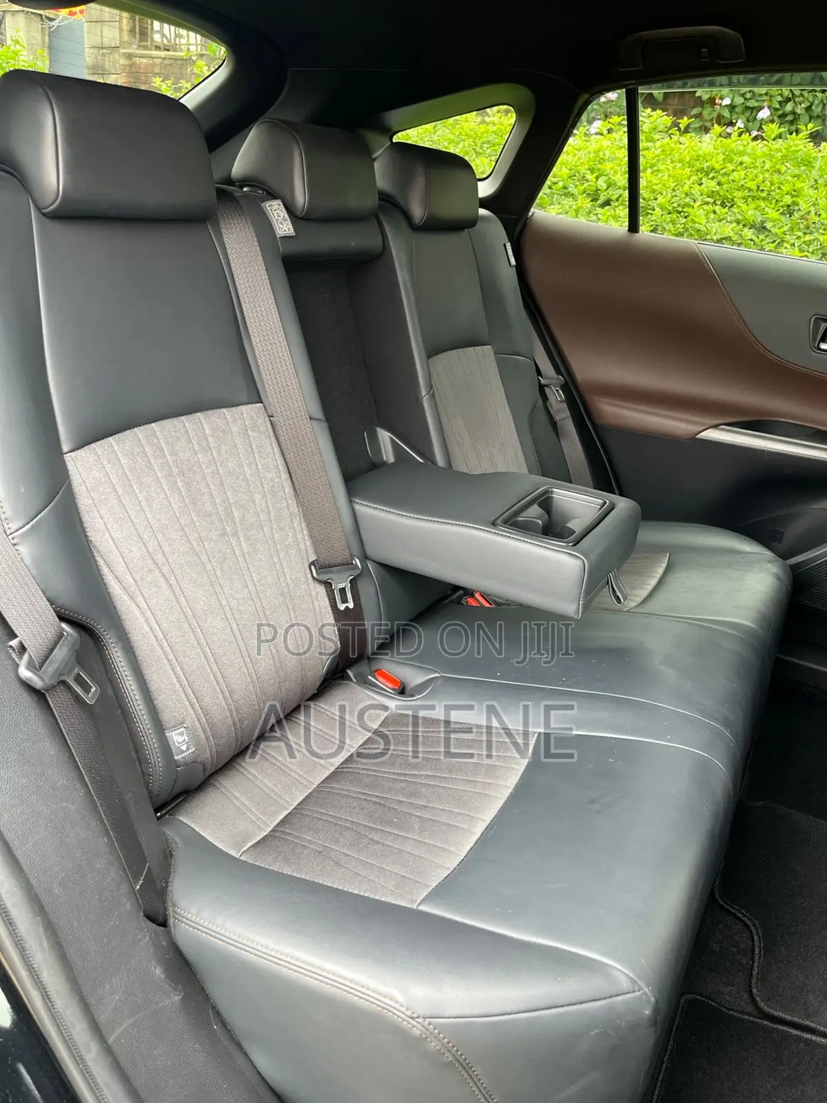 Toyota Harrier 2.0 2020 Black