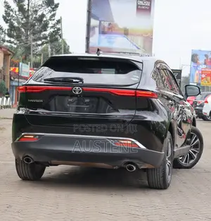 Toyota Harrier 2.0 2020 Black