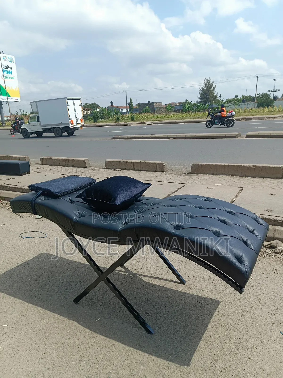 Lash Bed, Leather Material, Black