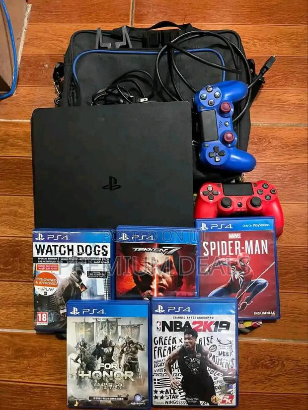 Pre-Owned Ps4 Slim With Games