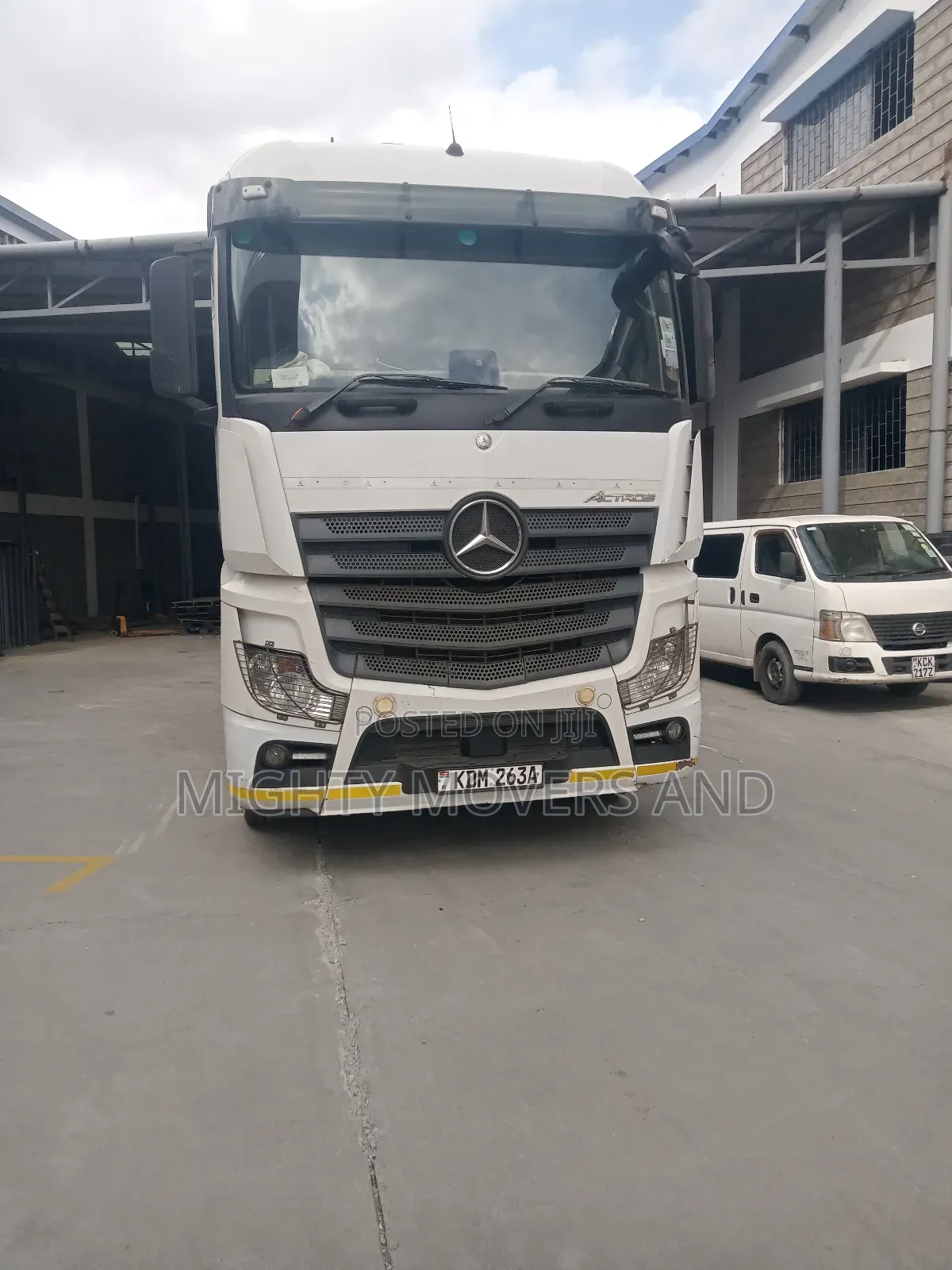 Transit Trailer Accessible for Conveying Goods