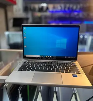 Laptop HP EliteBook 830 G8 16GB Intel Core i7 SSD 512GB