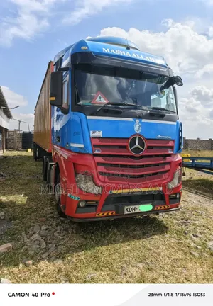 Trailers at Hand for Transport of Loose Cargoes