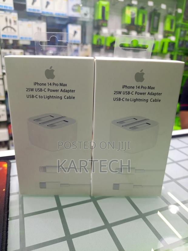 iPhone 14 Pro Max 25w Adapter
Usb-C to Lightning Cable - main view