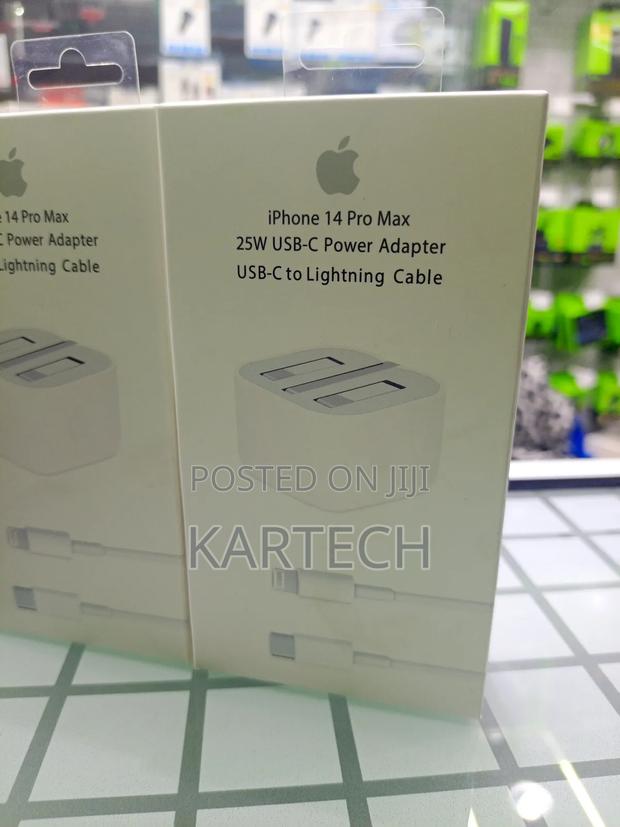 iPhone 14 Pro Max 25w Adapter
Usb-C to Lightning Cable - thumbnail 2