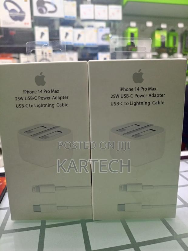 Apple 14 Pro Max
25w Usb-C Charger Usb-C to Lightning Cable - main view