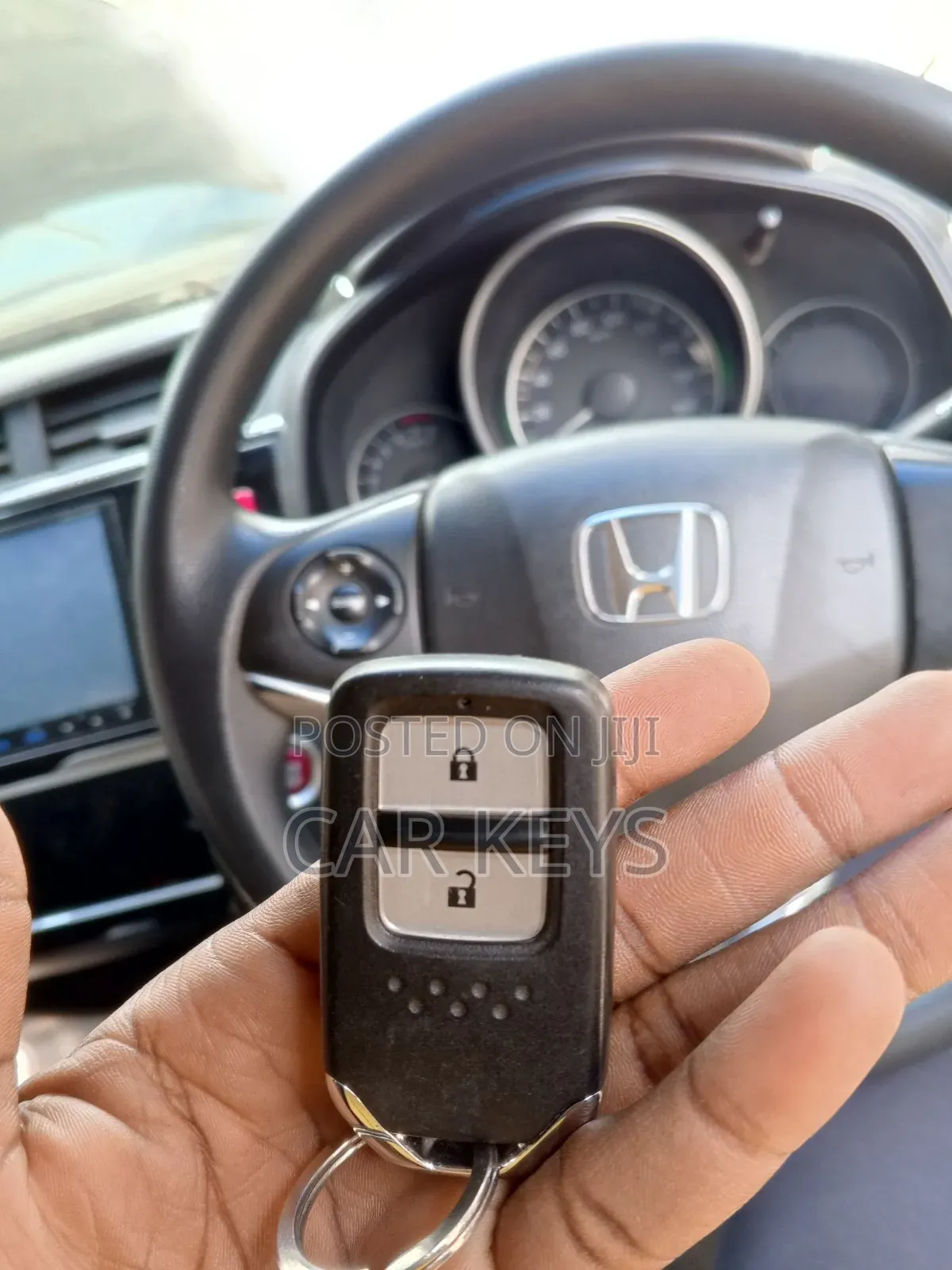 Honda Vezel Key Duplication 秘得